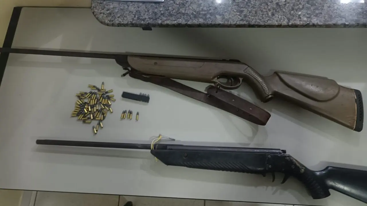 Homem é preso após ameaças e apreensão de arma em área rural de Cordeirópolis