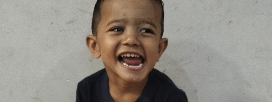 Mãe de criança morta por afogamento dá depoimento emocionante
