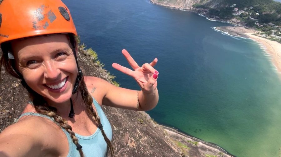 Vamos escalar? A repórter Paula Martins se aventura no esporte