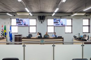 2026-04-29_contratacao-de-merendeiras-e-manutencao-de-escolas-sao-pautadas-em-reuniao-entre-montesano-e-comissao-de-educacao_1