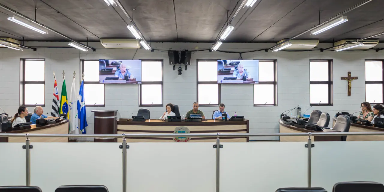 2026-04-29_contratacao-de-merendeiras-e-manutencao-de-escolas-sao-pautadas-em-reuniao-entre-montesano-e-comissao-de-educacao_1