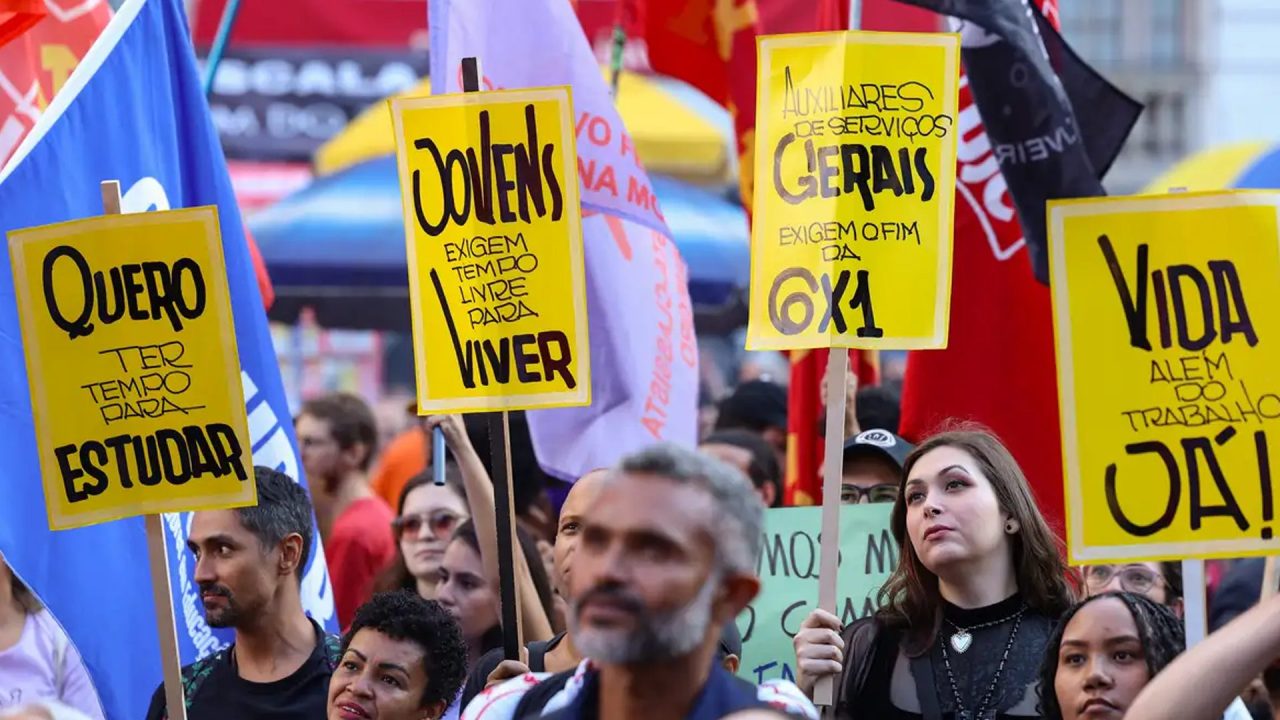 Acordo prevê regra de transição de 60 dias para fim da escala 6x1