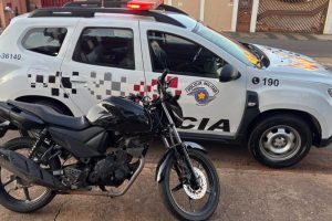 Adolescente é apreendido com moto furtada após tentativa de fuga em Limeira