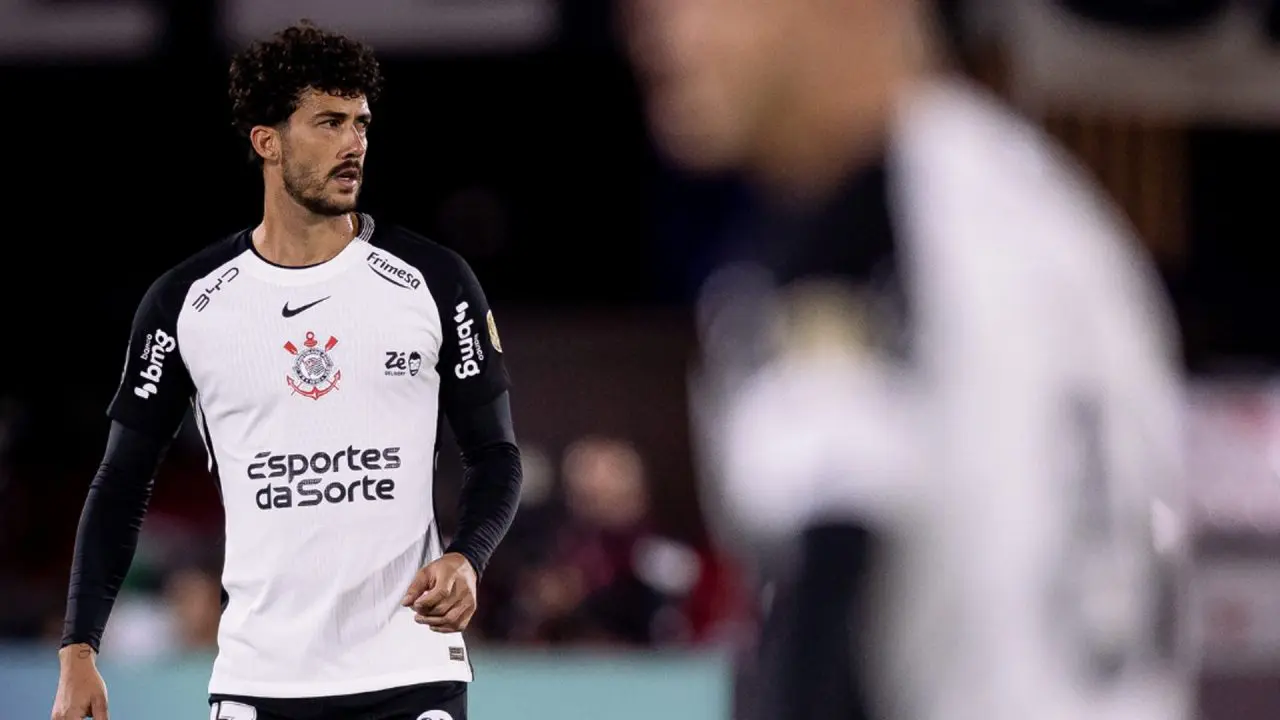 Corinthians arranca empate do Santa Fe nos acréscimos