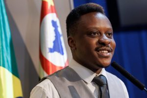 Deputado propõe expulsão de alunos em greves