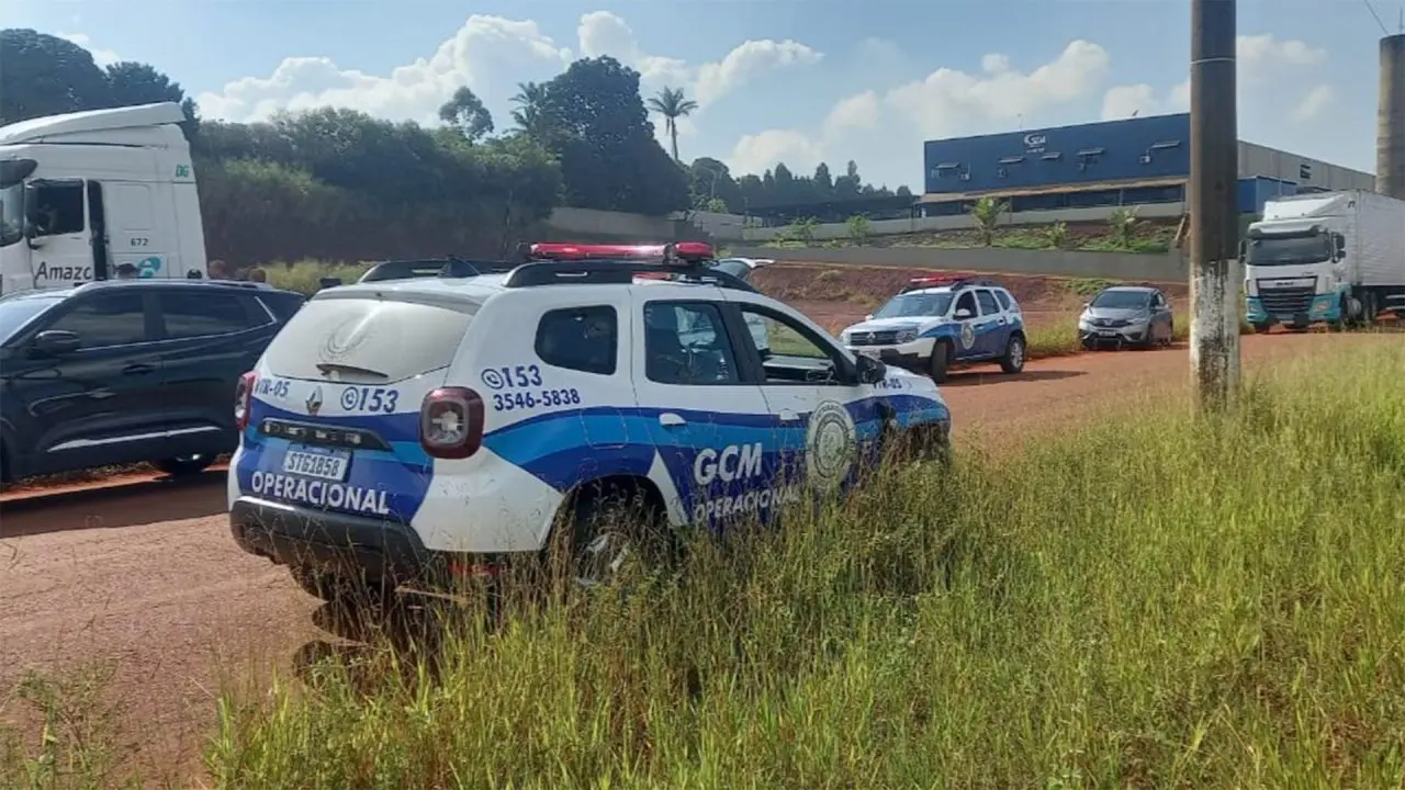 GCM de Cordeirópolis recupera caminhão roubado na Rodovia Washington Luís