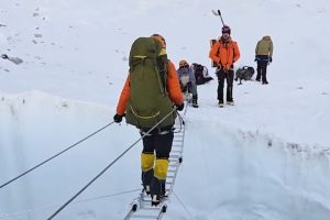 Montanhista Brasileiro alcança o cume do Everest