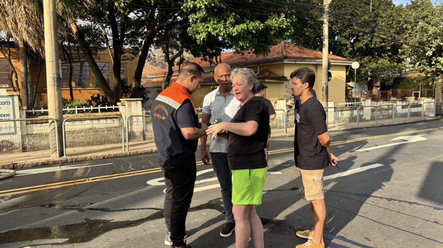 Incêndio da Escola Prada prefeito de Limeira está no local