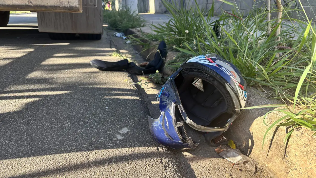 Jovem morre após colisão de moto contra caminhão no Jd. Roseira em Limeira