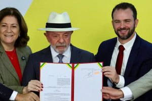 Lula anuncia novo Desenrola para quem ganha até R$ 8,1 mil