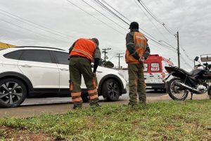 Motociclista fica ferido após colisão com carro na Via Antônio Cruãnes Filho, em Limeira