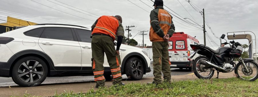 Motociclista fica ferido após colisão com carro na Via Antônio Cruãnes Filho, em Limeira