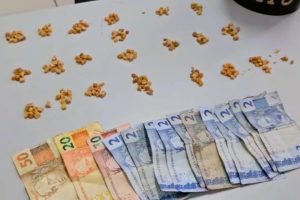 Mulher é detida com 170 porções de crack na região genital, em Limeira