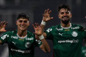 Palmeiras vence o Sporting Cristal (PER) e retoma a liderança