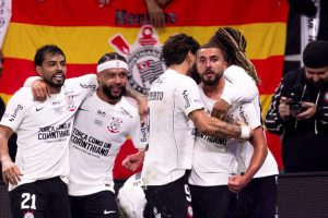 Red Bull Bragantino atropela Vasco no Rio e Corinthians vence Atlético-MG