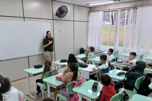Retorno das aulas da Emeief Prada