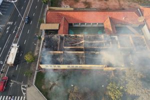 exclusivo veja destruição da escola prada