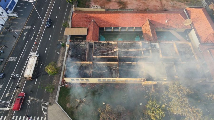 exclusivo veja destruição da escola prada
