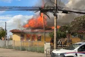 incendio escola prada