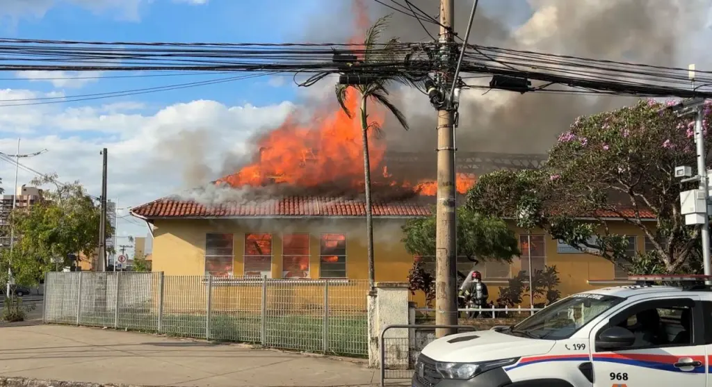 incendio escola prada
