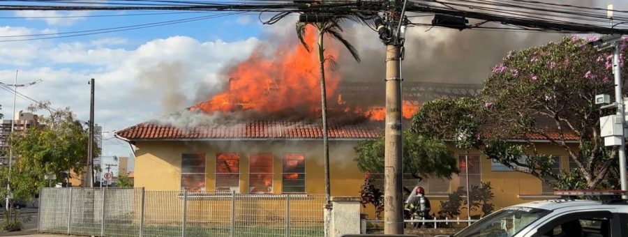 incendio escola prada