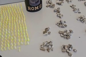 Adolescente é apreendido com quase 400 porções de drogas em Limeira