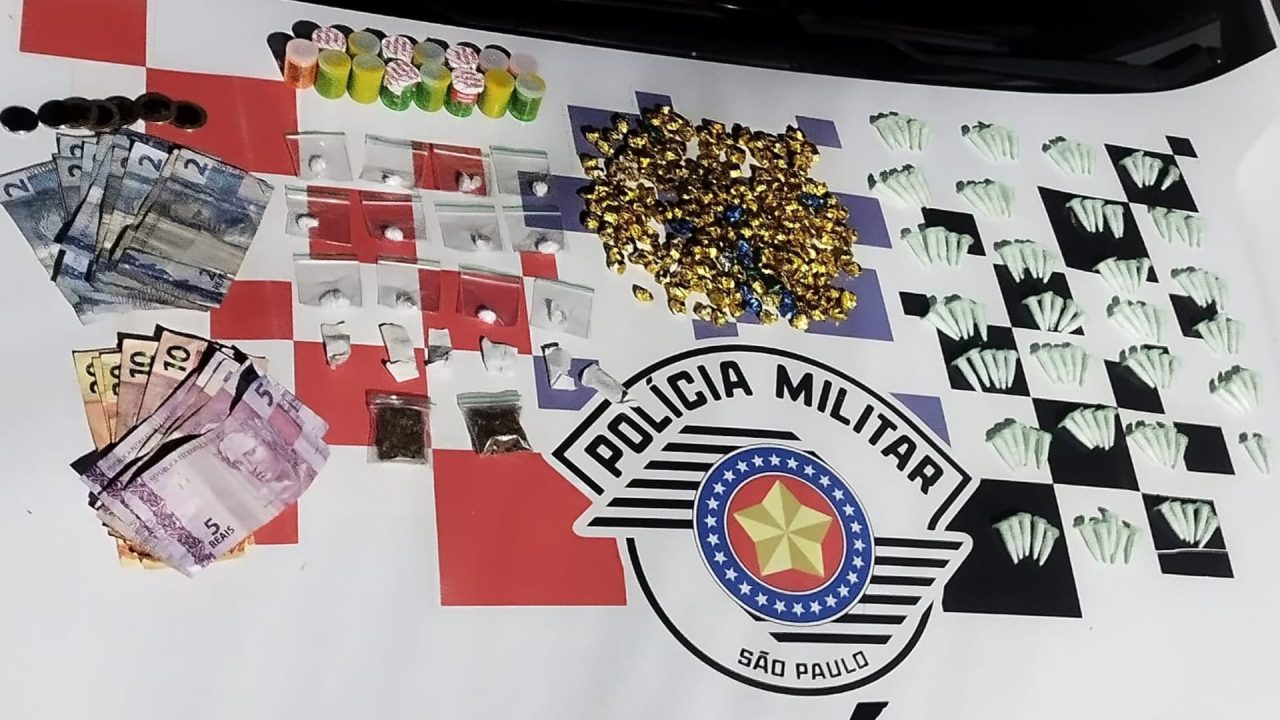 Adolescente é flagrado com mais de 300 porções de drogas em Limeira