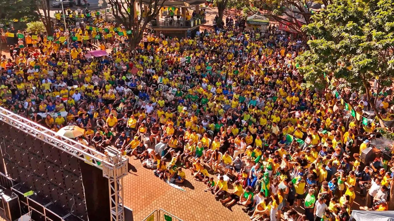 Copa na Praça reúne mais de 3 mil pessoas no Centro de Limeira