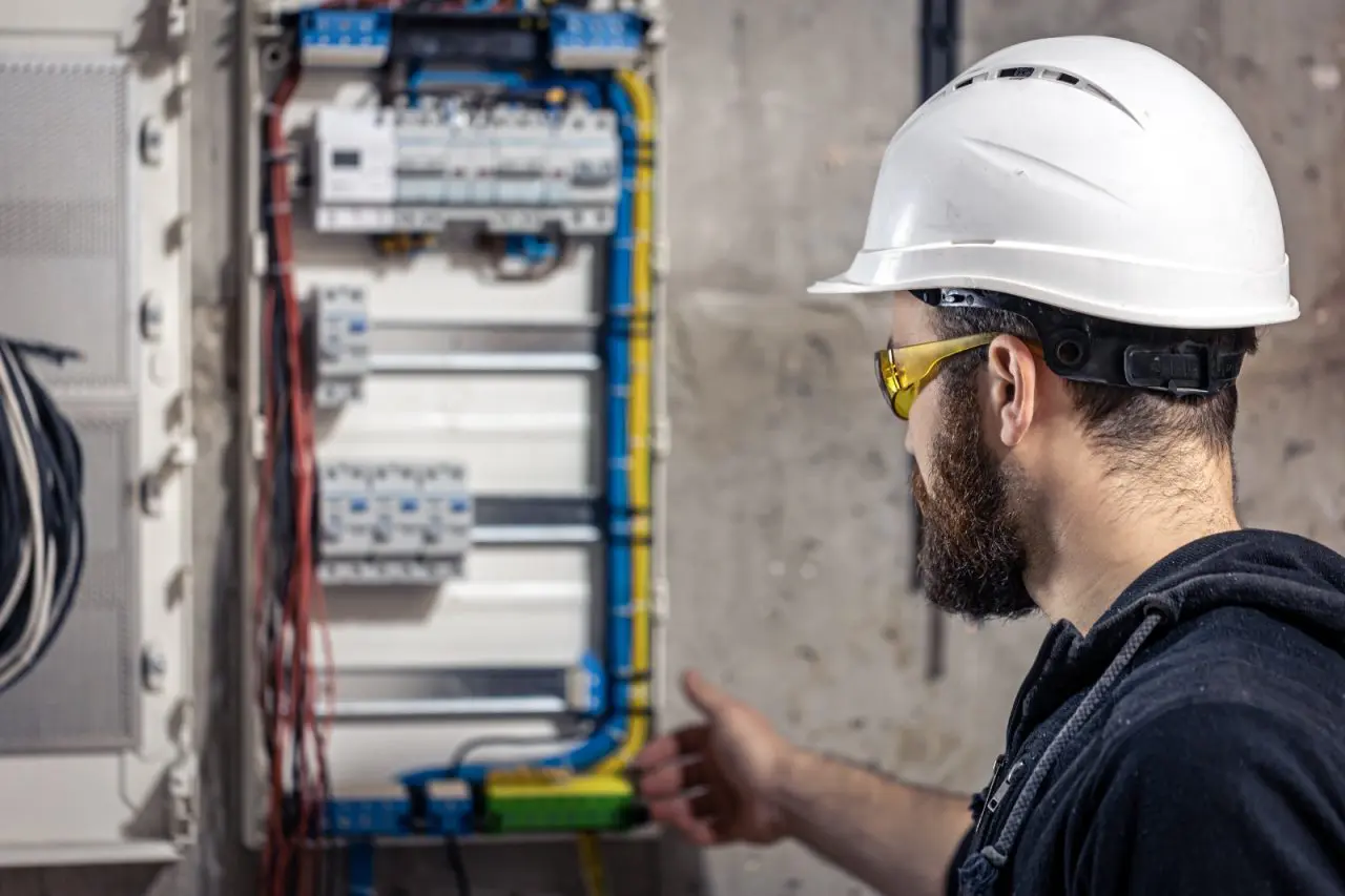 Curso gratuito de eletricista