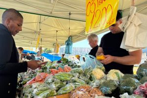 Feira Noturna do Santa Adélia abre inscrições para feirantes em Limeira
