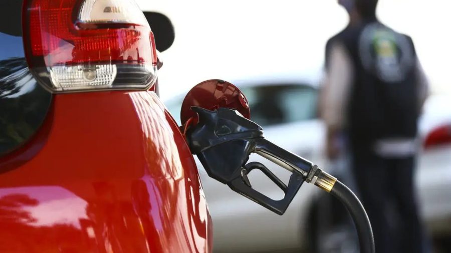 Governo prevê aumento de etanol na gasolina de 30 para até 32