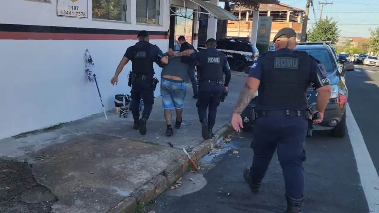 Homem com 7 passagens é preso por tráfico, corrupção ativa e resistência no Odécio Degan
