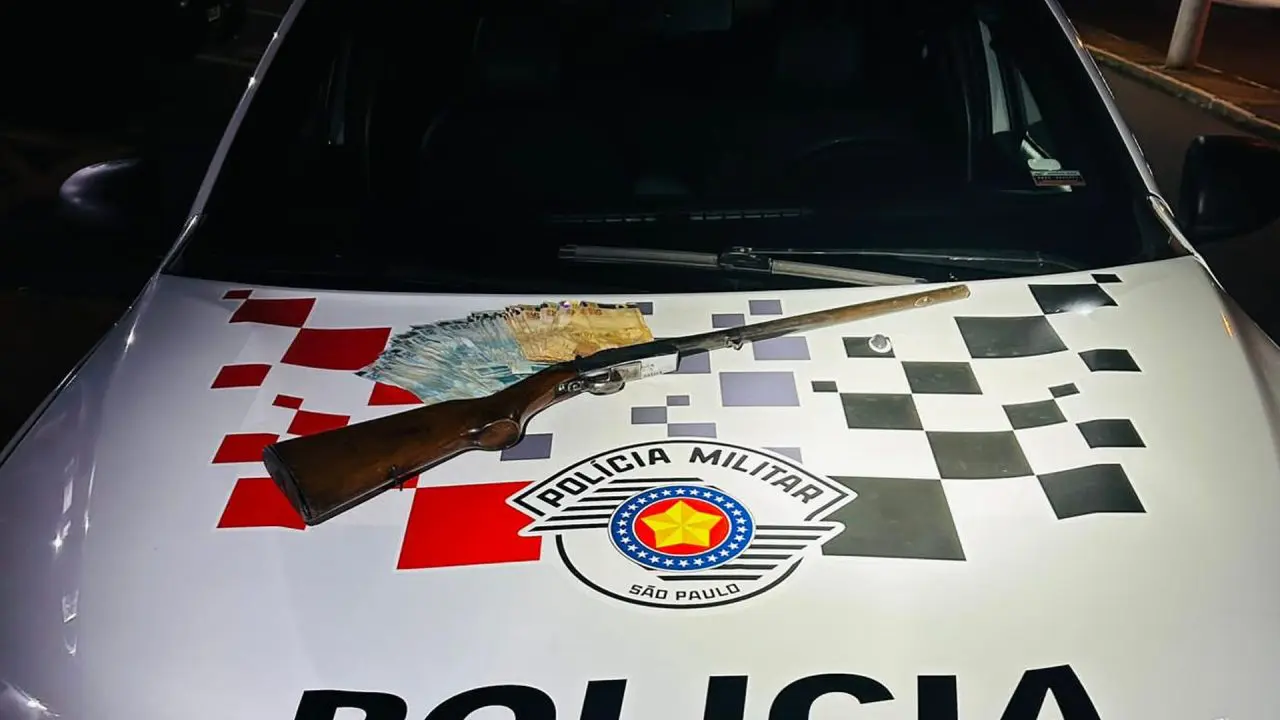 Homem é preso após polícia encontrar arma e dinheiro em casa de Limeira