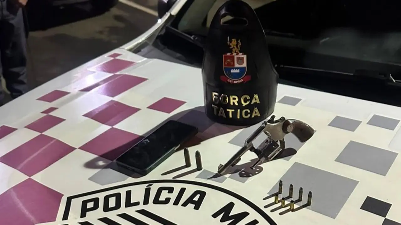 Homem é preso após polícia encontrar arma e munições em casa de Limeira