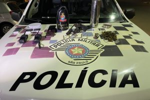 Homem é preso por tráfico de drogas e posse ilegal de arma