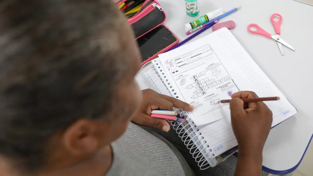 IBGE país tem 8,4 milhões de analfabetos, menor número desde 2016