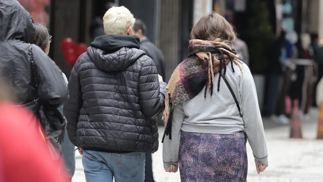 Inmet emite aviso amarelo para queda de temperatura em 12 estados e DF