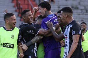 Jogadores da Inter de Limeira comemoram