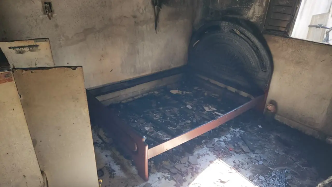 Jovem é acusada de invadir casa do ex, incendiar colchão e fazer PIX sem autorização em Limeira