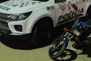 Jovem é preso após PM encontrar irregularidades em moto no Profilurb, em Limeira