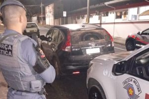 Jovem é preso com SUV furtado em área rural de Limeira