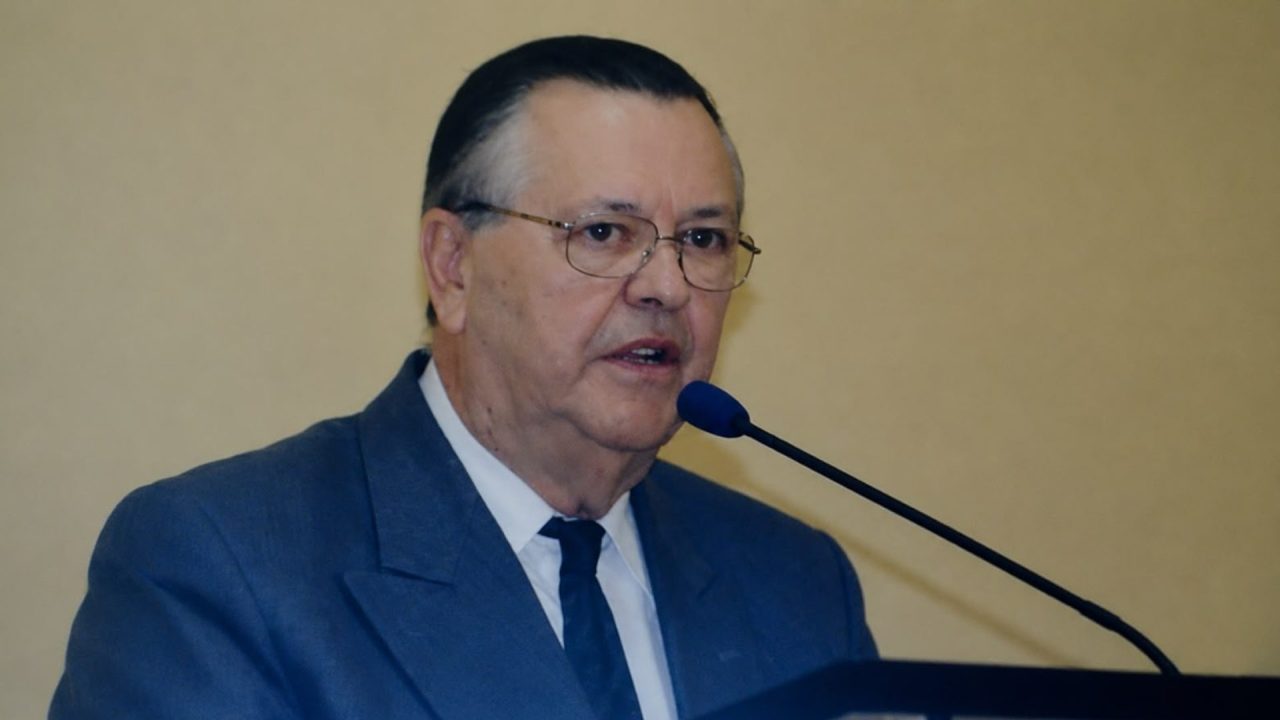 Morre, aos 88 anos, o radialista Aderley Negrucci