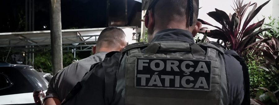 Moto com placa falsa leva à prisão de homem procurado por homicídio