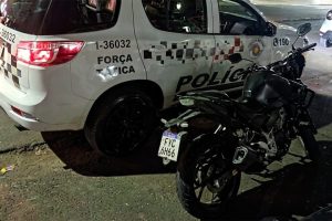 Moto furtada é encontrada em chácara e jovem é preso em Limeira