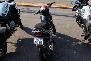 Motociclista é preso com placa adulterada em Limeira