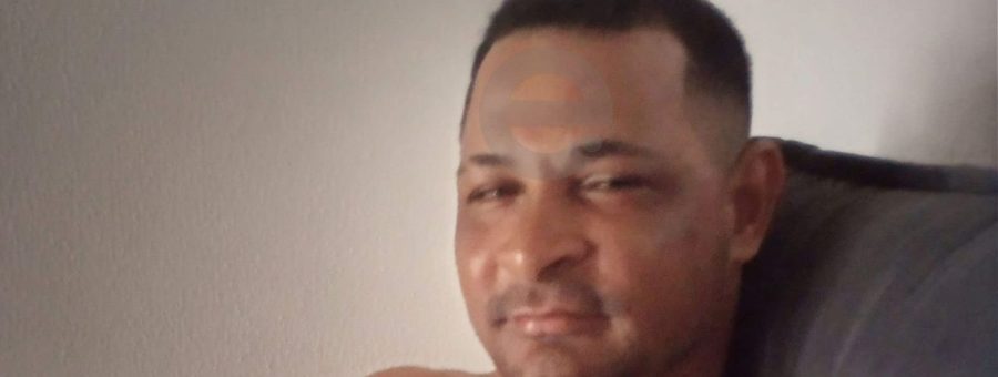 Motociclista morre após bater em poste no Anel Viário