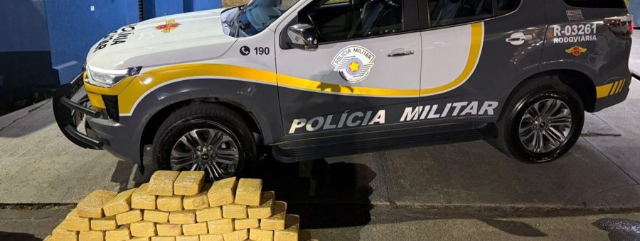 Motorista abandona carro com 73 quilos de maconha e foge pela Washington Luís