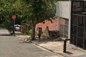 Mulher é presa após filhos estarem sozinhos
