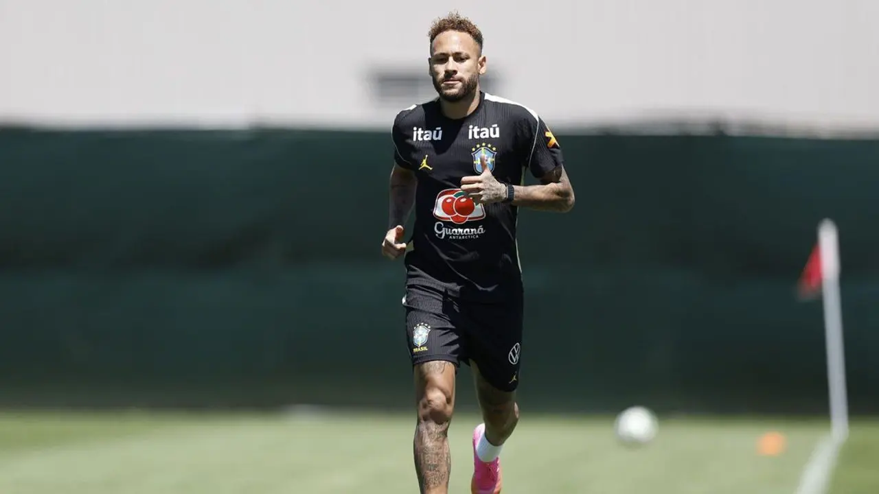 Neymar vai a campo pela primeira vez em treino da seleção brasileira
