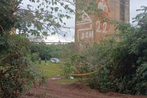 jkovem lançada sem corda na ponte do esqueleto